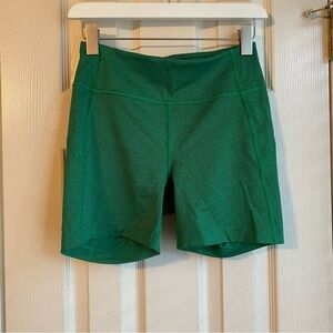 EUC Outdoor Voices Warmup 5” Short in Spearmint, size Small